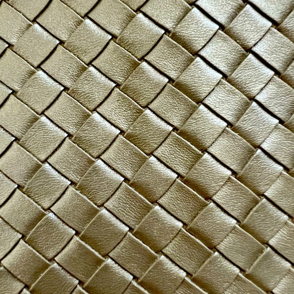 Virginia Wolf Gold Clutch - Picture 3 of 4